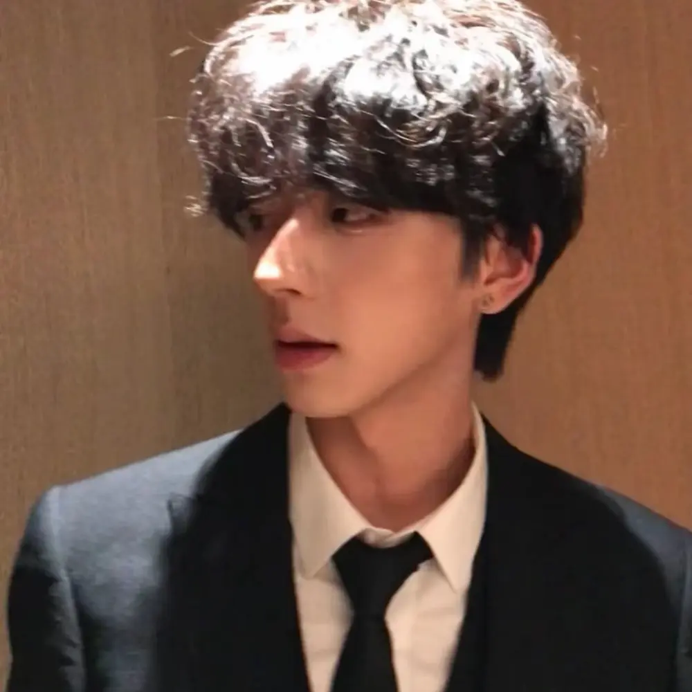 《让妻子参加同学会后》动漫在线看全集-免费观看高清无广告-婚姻情感风波引发热议-日韩精品动漫推荐