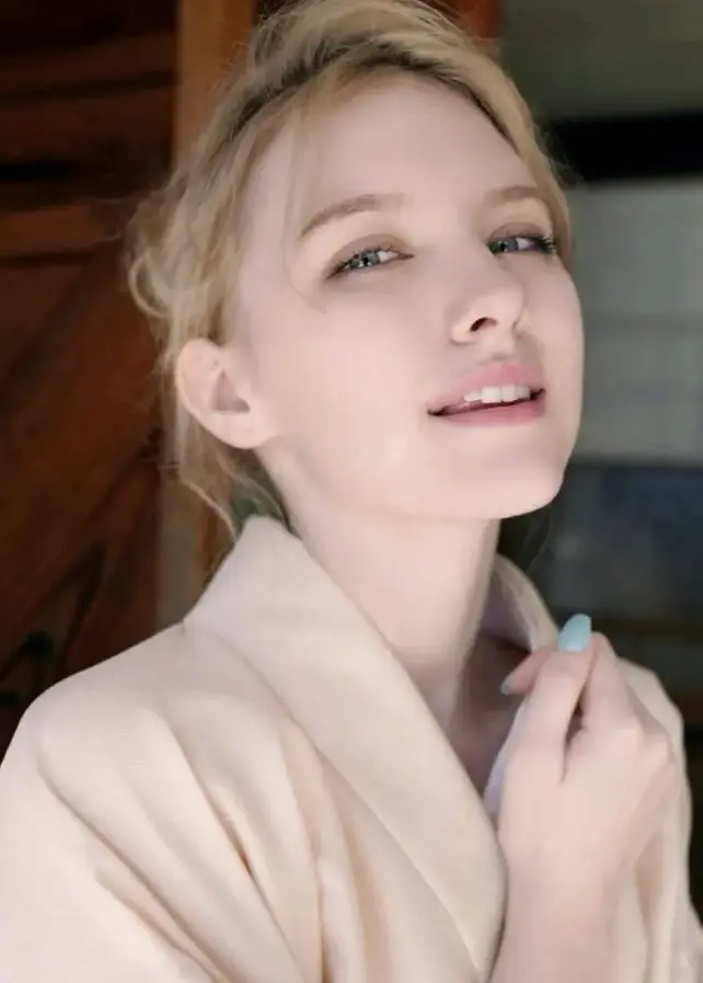 《麦乐迪马克斯Melody Marks女》<br /> 《Melody Marks女》<br /> 《Melody Marks》相关资源图片