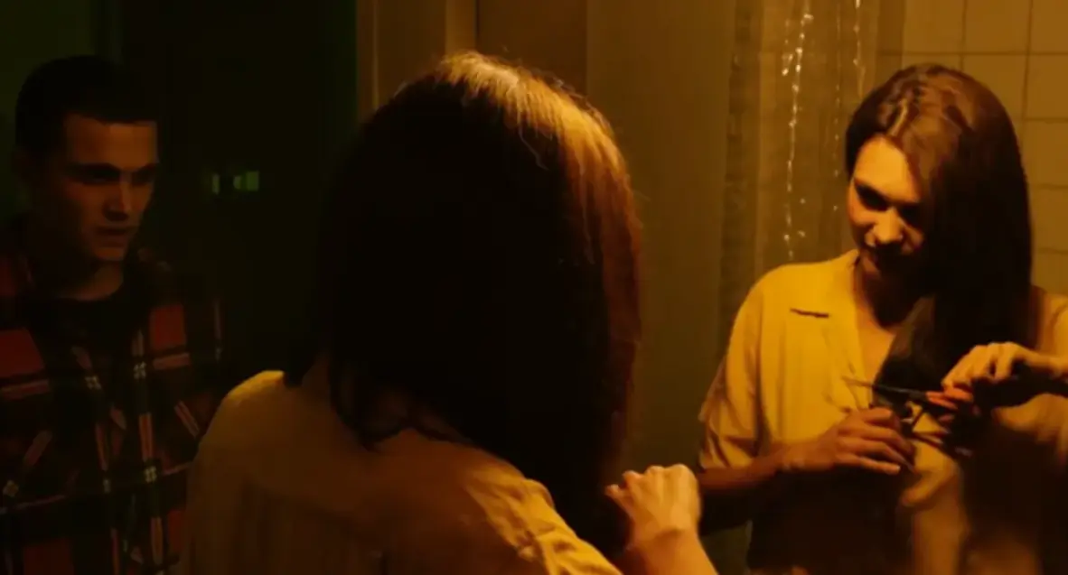 《爱恋》电影HD高清完整版在线看-1080P超清画质无删减播放-爱恋爱情电影免费观看全集资源