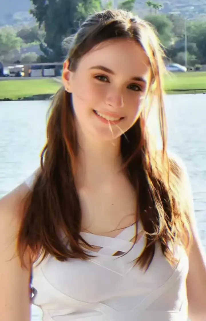 《Hazle Moore》满天星系列中文版全集高清播放 - Hazle Moore无删减终极合集免费观看 - 纯净无广告网盘资源1080P超清画质