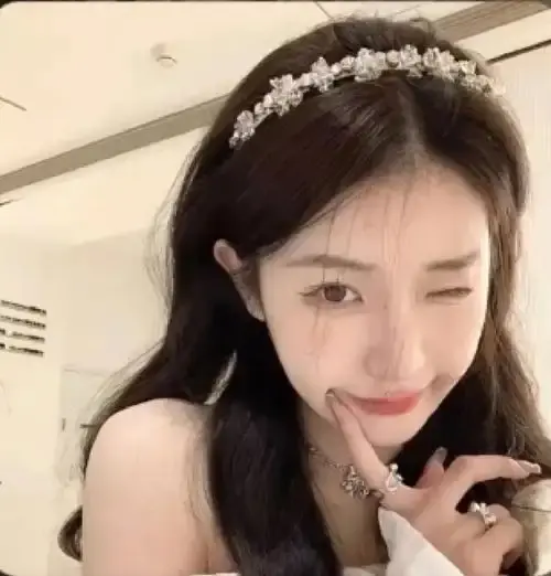 《李梨涡小睡神隐藏款》相关资源图片